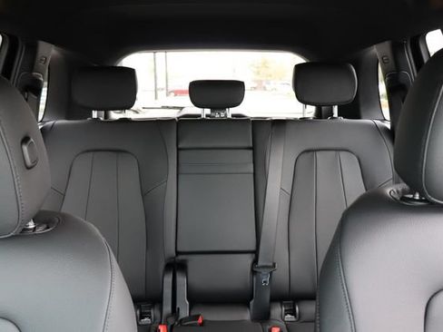 Used 2025 Mercedes-Benz GLB 250 image 8