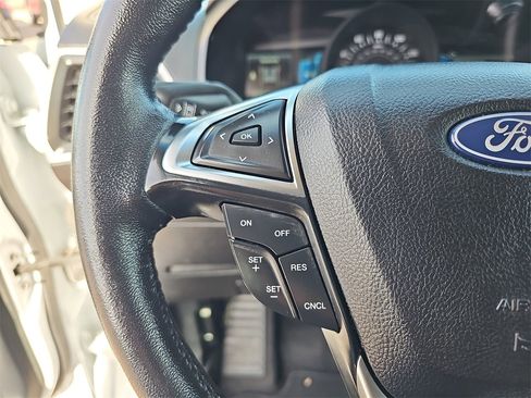 Used 2024 Ford Edge SEL image 16