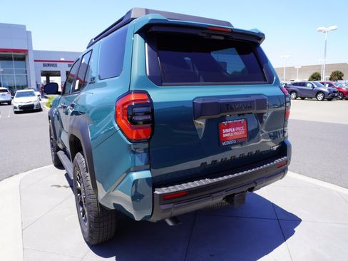New 2026 Toyota 4Runner TRD Off-Road Premium AWD/4WD image 11