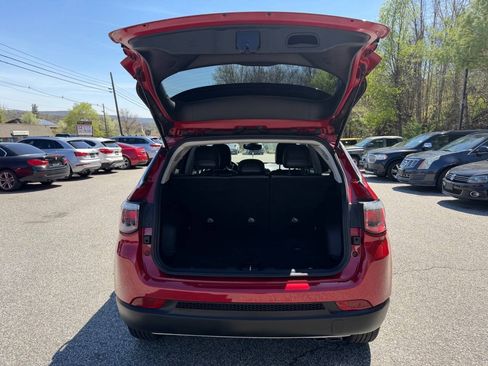 Used 2018 Jeep Compass Limited w/ Navigation Group AWD/4WD image 14