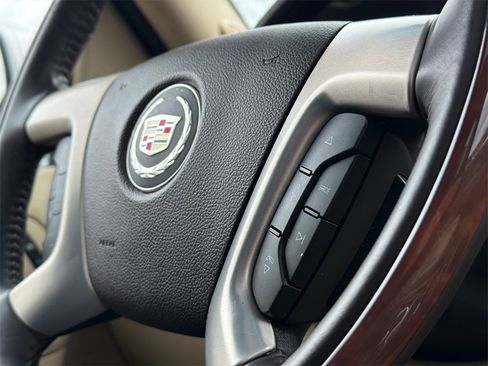 Used 2013 Cadillac Escalade Luxury image 30