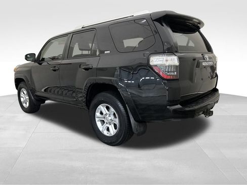 Used 2016 Toyota 4Runner SR5 image 3