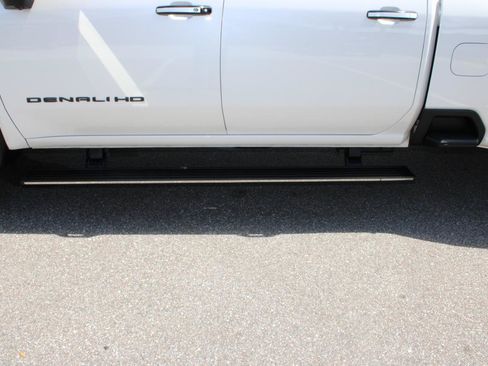 Used 2024 GMC Sierra 3500 Denali Ultimate AWD/4WD image 14