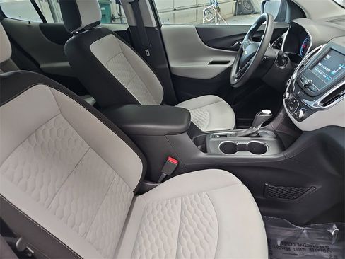 Used 2018 Chevrolet Equinox LS image 10