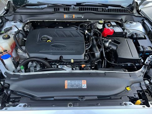 Used 2017 Ford Fusion SE image 13