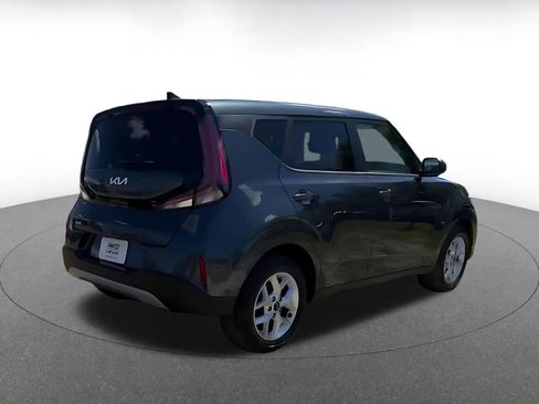 Used 2025 Kia Soul LX w/ LX Technology Package FWD image 16