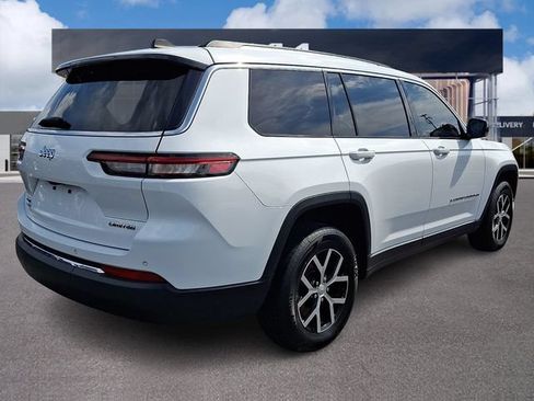 Used 2023 Jeep Grand Cherokee L Limited AWD/4WD image 6