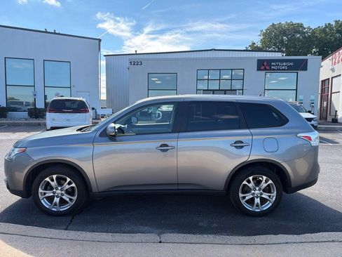 Used 2015 Mitsubishi Outlander SE AWD/4WD image 5