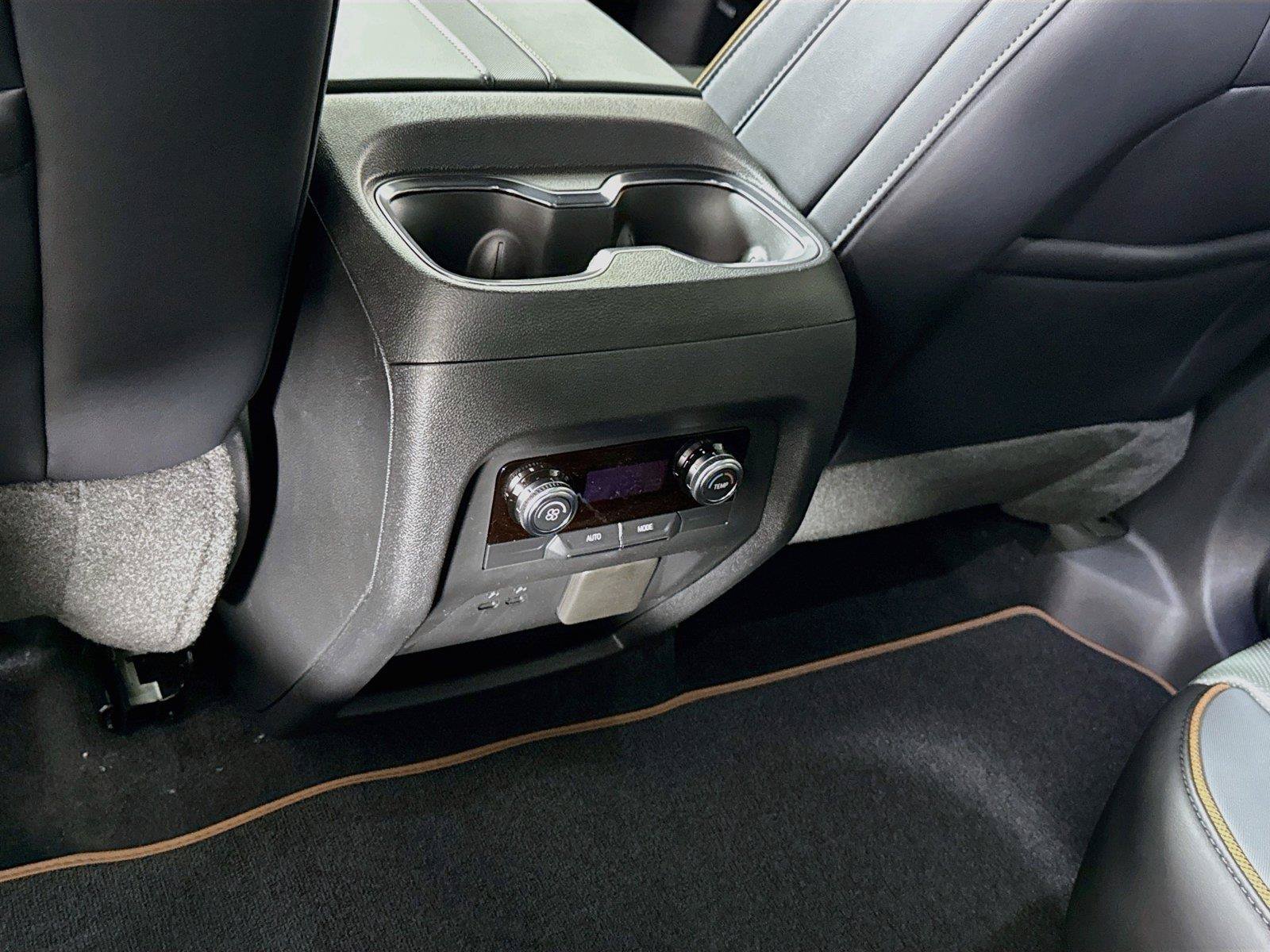 New 2027 GMC Acadia AT4 w/ LPO, Floor Liner Package AWD/4WD image 19