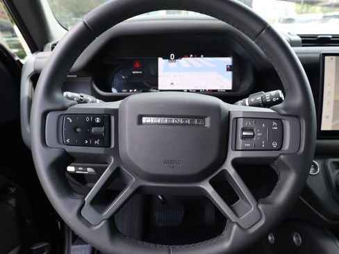 Used 2025 Land Rover Defender 90 S AWD/4WD image 32