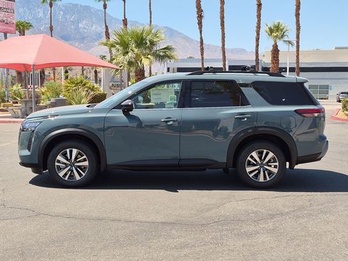 New 2026 Nissan Pathfinder SL FWD image 3