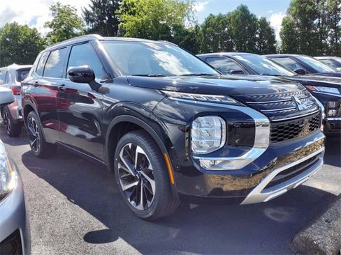 Used 2024 Mitsubishi Outlander SEL image 2