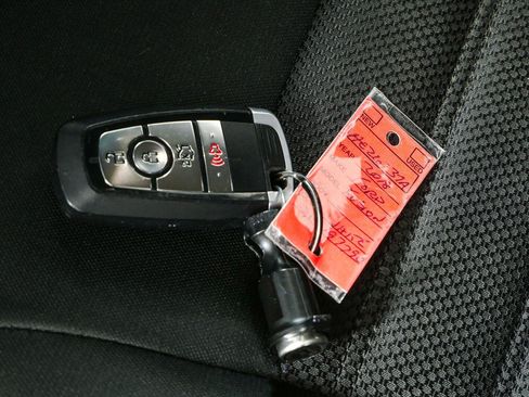 Used 2018 Ford Fusion SE FWD image 34