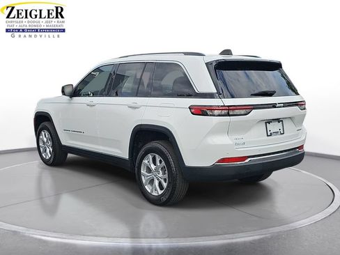 Used 2023 Jeep Grand Cherokee Limited AWD/4WD image 7