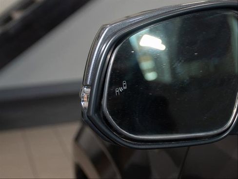 Used 2023 Toyota Tacoma SR5 AWD/4WD image 8