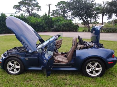 Used 2001 BMW Z3 2.5i image 1