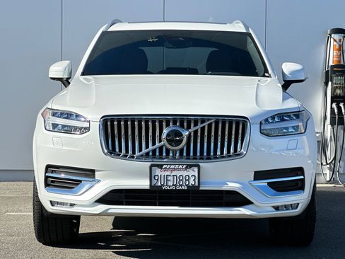 Certified 2025 Volvo XC90 B5 Plus w/ Protection Package Premier image 8