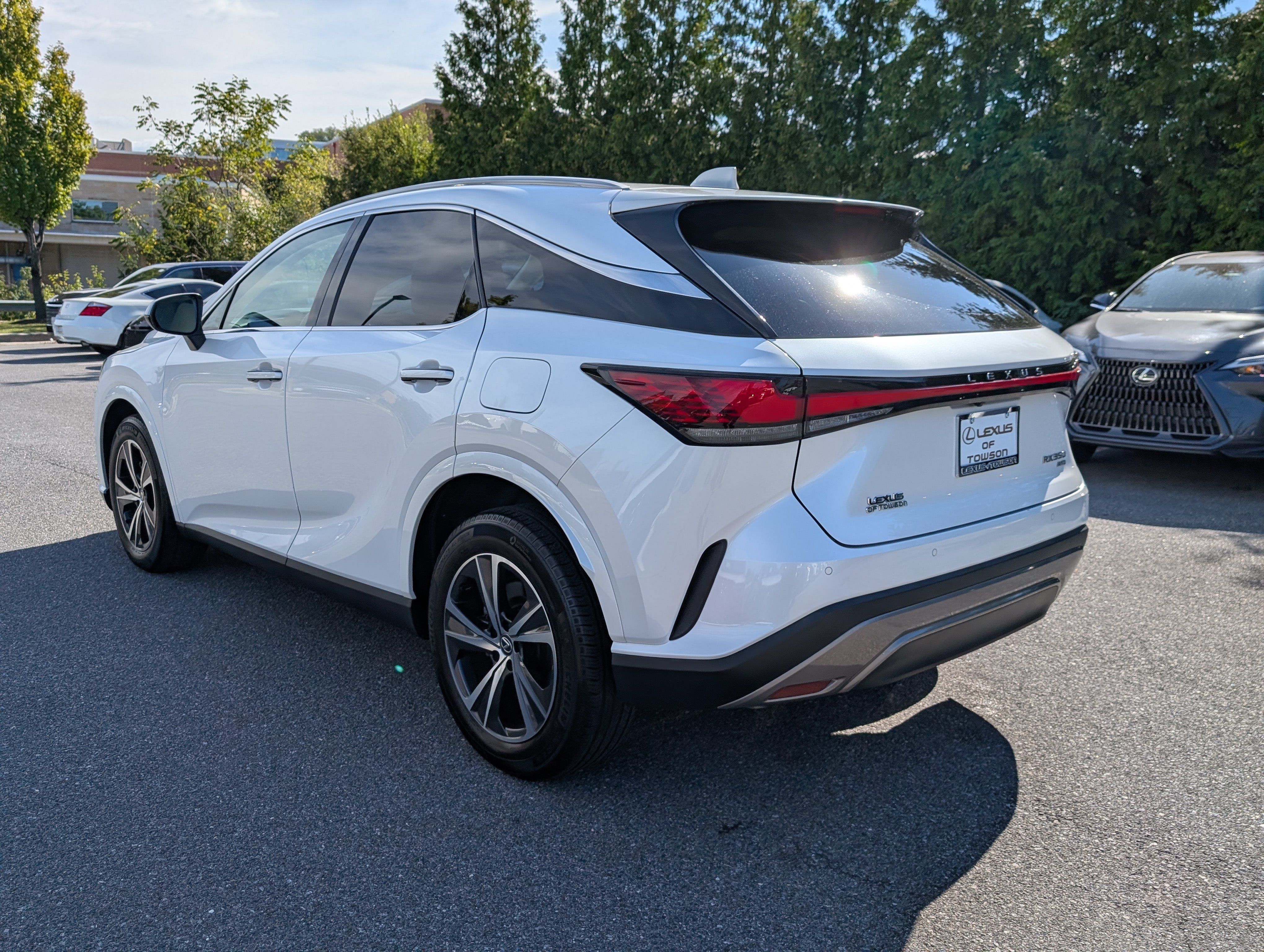 Used 2023 Lexus RX 350 Premium w/ Accessory Package (Z1) AWD/4WD image 5