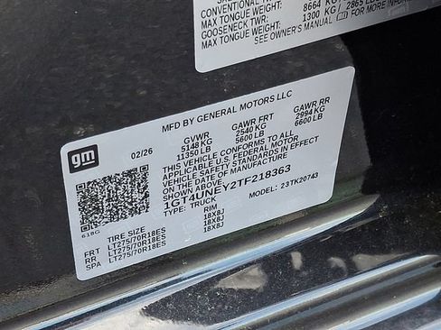 New 2026 GMC Sierra 2500 SLT w/ LPO, Black Badging Package AWD/4WD image 16