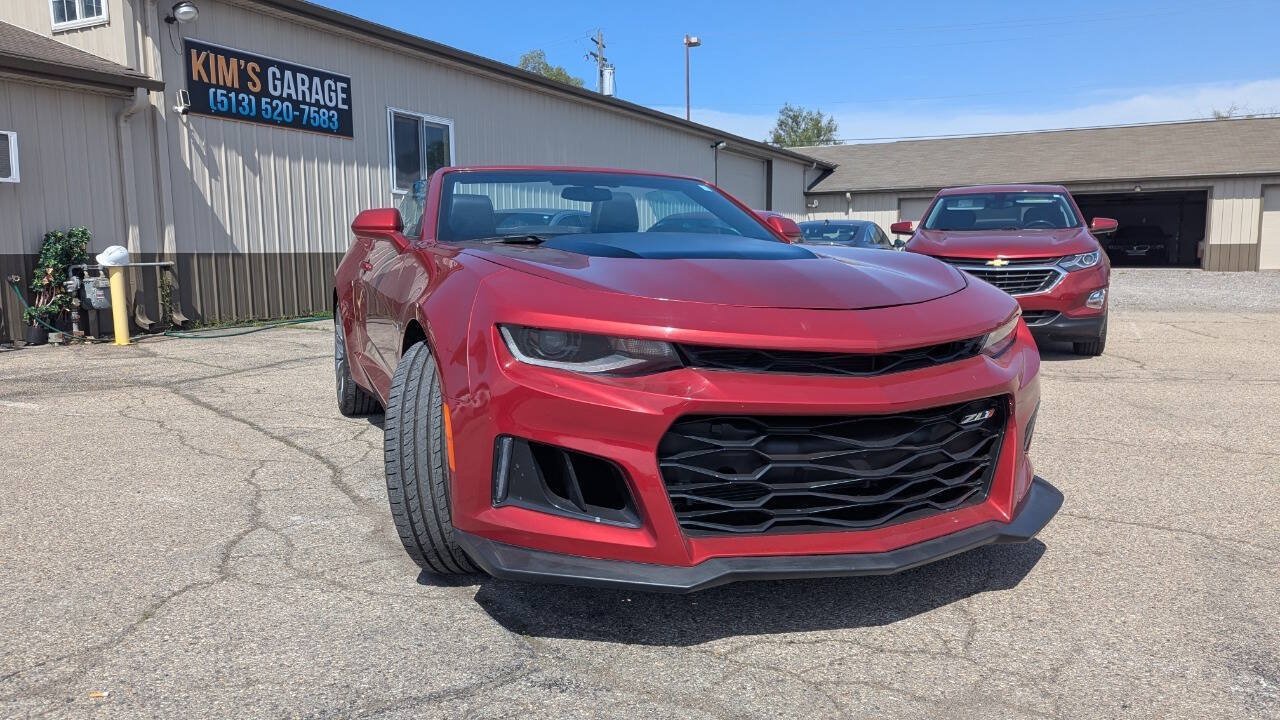 Used 2017 Chevrolet Camaro LT RWD image 4