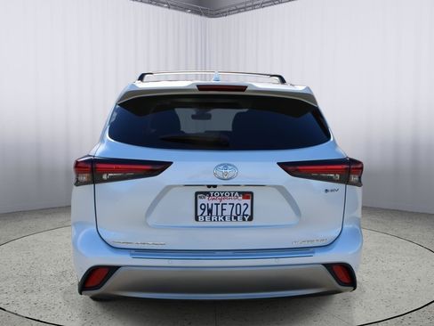 Used 2026 Toyota Highlander Platinum AWD/4WD image 7
