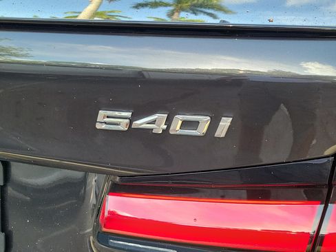 Used 2023 BMW 540i w/ M Sport Package RWD image 8