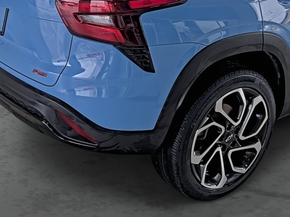 Used 2024 Chevrolet Trax RS w/ Sunroof Package FWD image 13