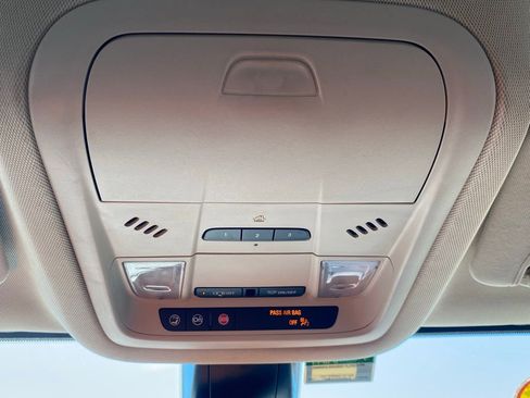 Used 2020 GMC Acadia Denali image 24