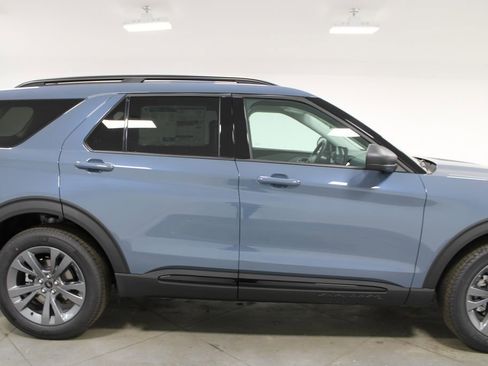 New 2026 Ford Explorer Active w/ Active Comfort Package image 10