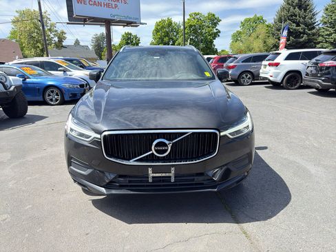 Used 2018 Volvo XC60 T5 Momentum w/ Vision Package AWD/4WD image 12