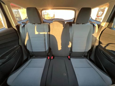 Used 2017 Ford Escape S image 25