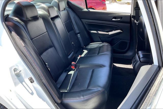 Used 2023 Nissan Altima 2.0 SR FWD image 26