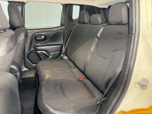 Used 2018 Jeep Renegade Altitude AWD/4WD image 24