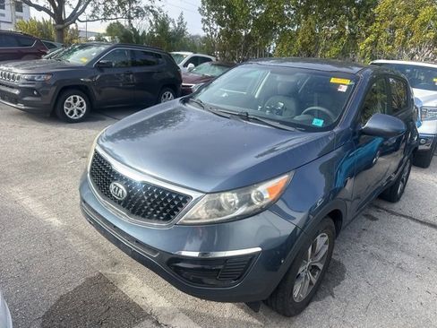 Used 2016 Kia Sportage LX image 2