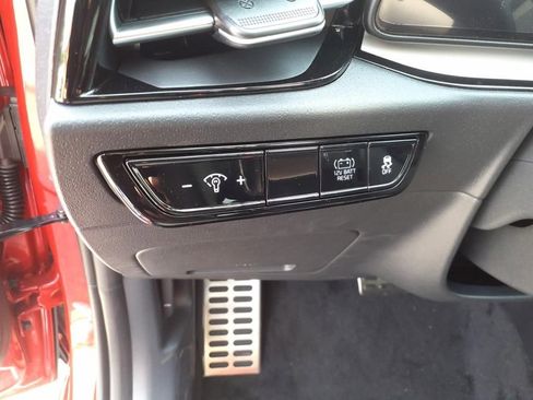 New 2025 Kia Niro EX Touring image 17