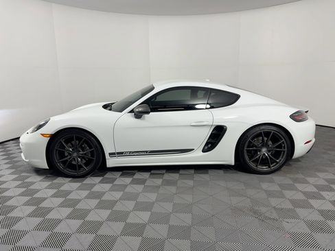 Certified 2020 Porsche 718 Cayman T image 2