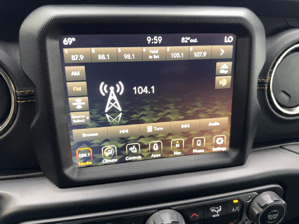 Used 2022 Jeep Wrangler Unlimited Sahara AWD/4WD image 62