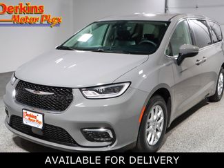 Used 2023 Chrysler Pacifica Touring-L FWD video 1