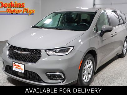 Used 2023 Chrysler Pacifica Touring-L