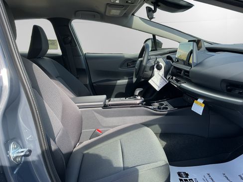 New 2026 Toyota Prius LE FWD image 15