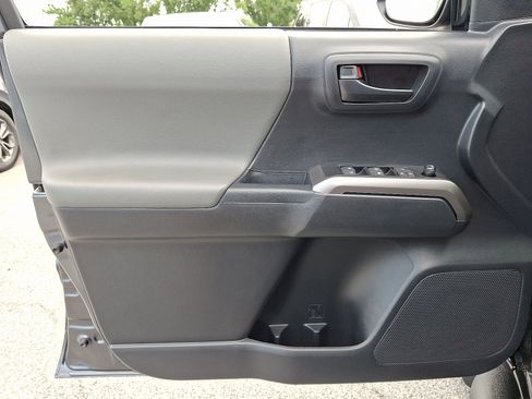 Used 2023 Toyota Tacoma SR5 AWD/4WD image 12