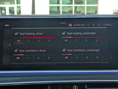 Used 2021 BMW X7 xDrive40i w/ Premium Package image 29