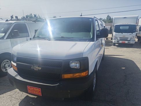 Used 2014 Chevrolet Express 3500 RWD image 10