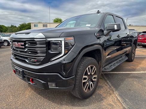 Used 2024 GMC Sierra 1500 AT4 w/ Technology Package AWD/4WD image 3