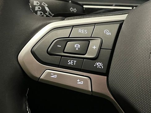 New 2025 Volkswagen Atlas SE image 26