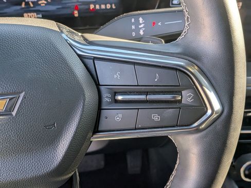 Used 2025 Chevrolet Traverse LT image 23