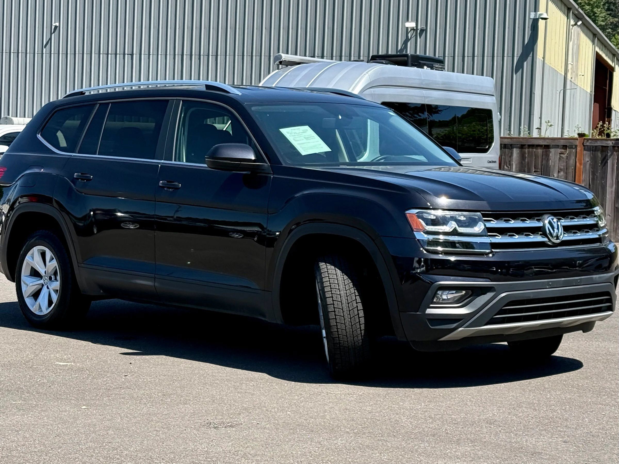 Used 2018 Volkswagen Atlas SE AWD/4WD image 2