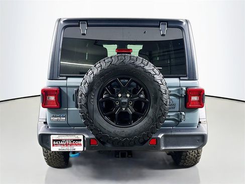 Used 2024 Jeep Wrangler Unlimited image 6