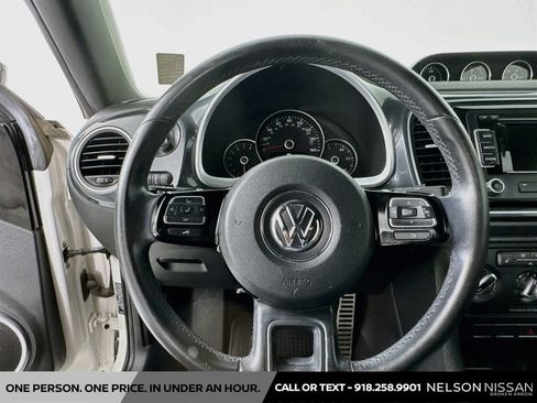 Used 2012 Volkswagen Beetle 2.0T FWD image 11