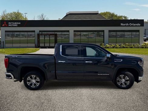 Used 2025 GMC Sierra 1500 SLT AWD/4WD image 6